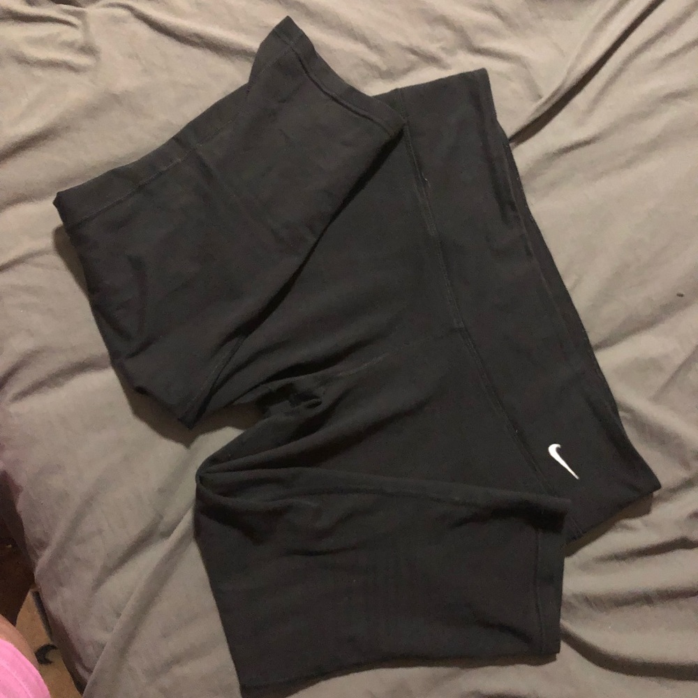 Black Nike Stretch Yoga Capri